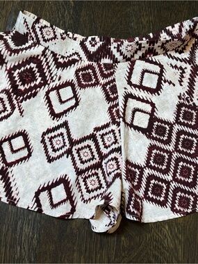 Varga Boho Geometric Diamond Print Flowy Shorts – Cream Maroon – Medium